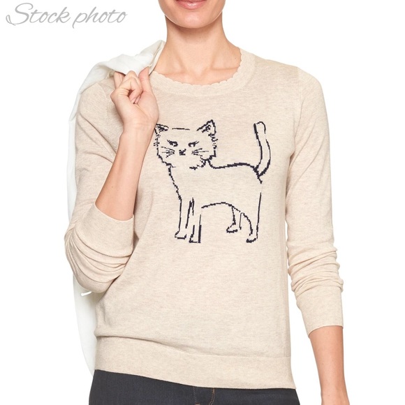 Banana Republic Sweaters - Banana Republic Scallop Trim Tan Cat Sweater!
